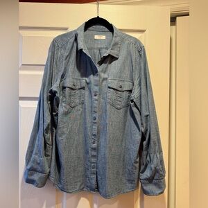UNTUCKit Blue Chambray Shirt
